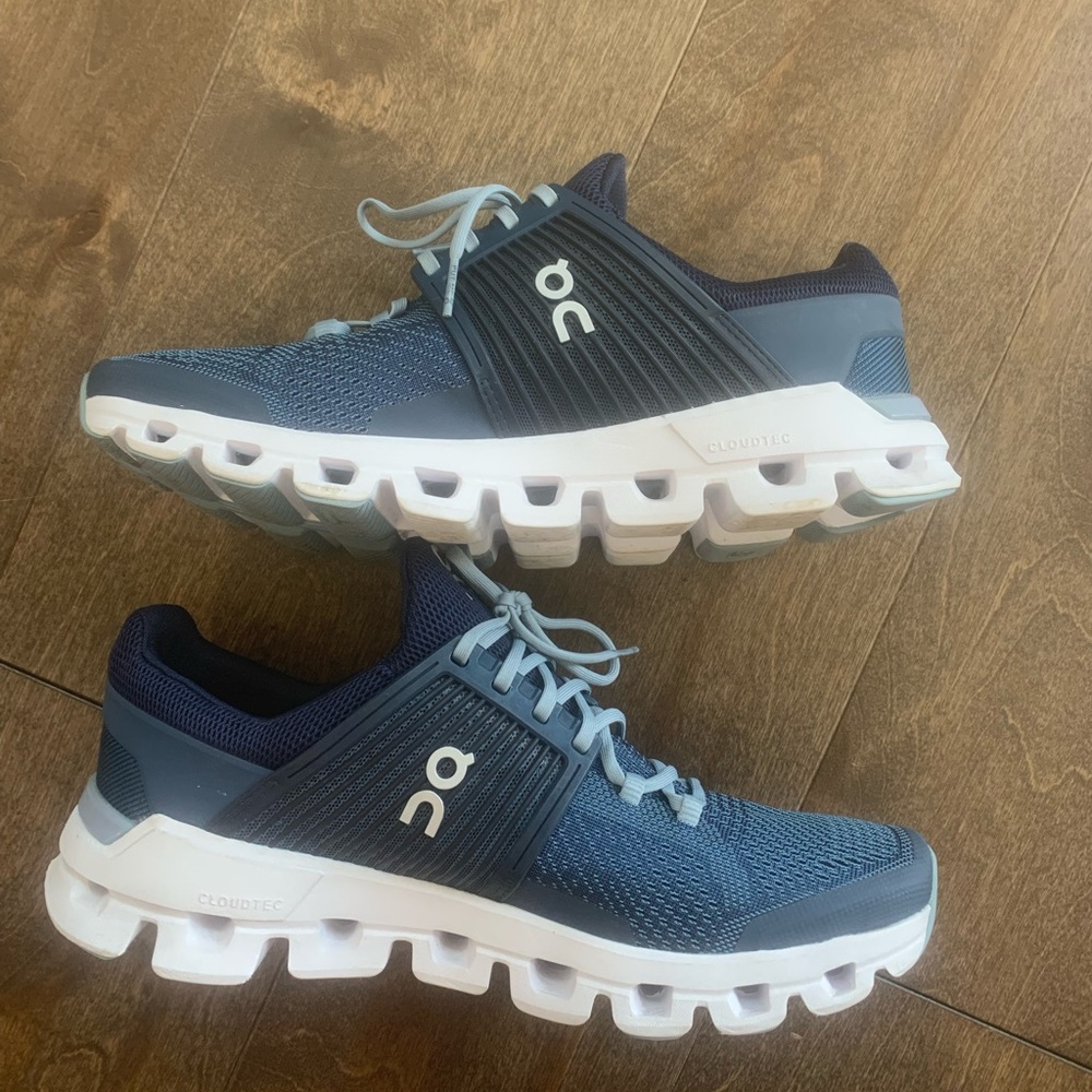 Men’s OnCloud tennis shoes